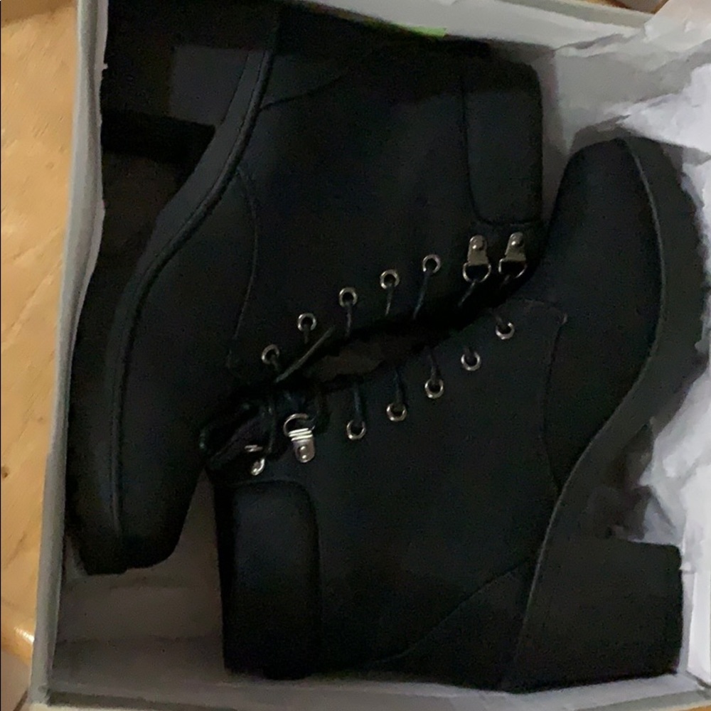 NWOT Black Lace Up Chunky Heel Hiker/Combat Boots